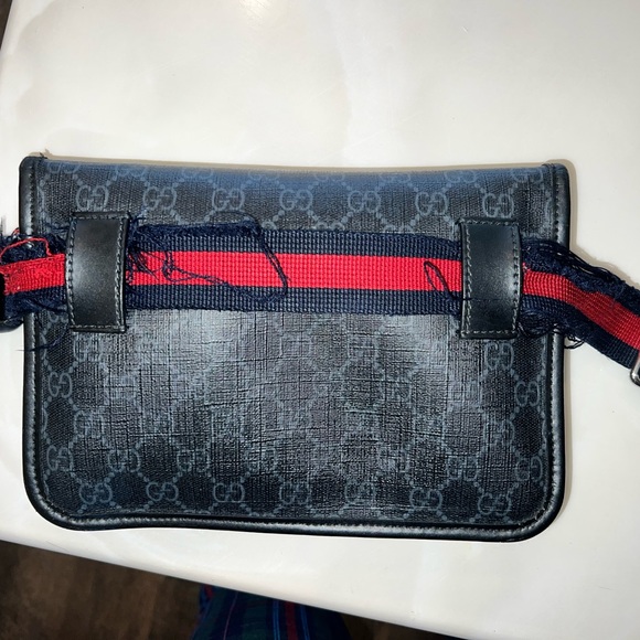 GUCCI FANNY PACK - Picture 6 of 7